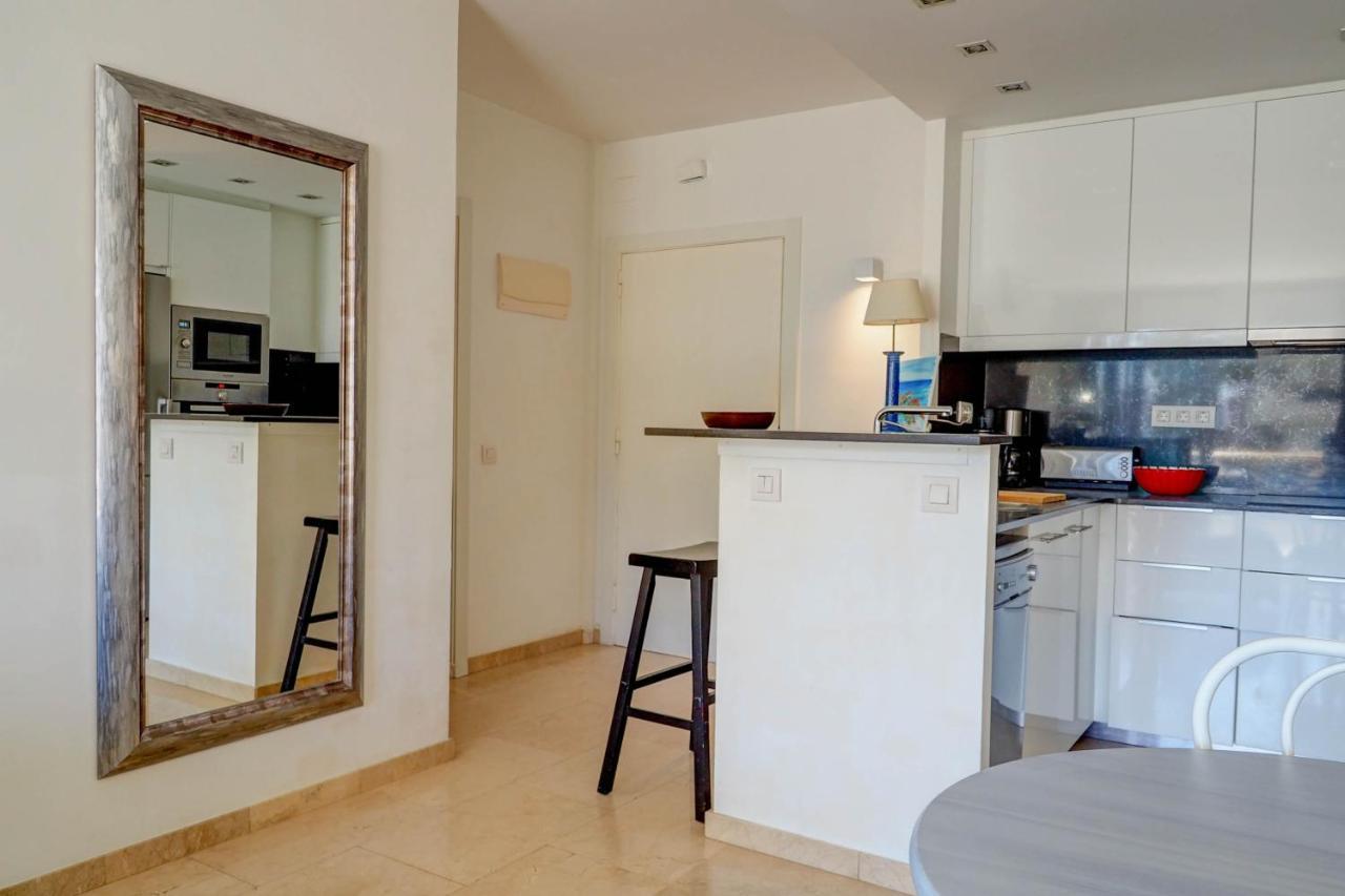 Mediterraneo Seaview Apartment By Hello Homes Sitges Bagian luar foto