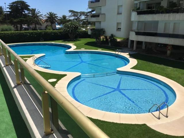 Mediterraneo Seaview Apartment By Hello Homes Sitges Bagian luar foto