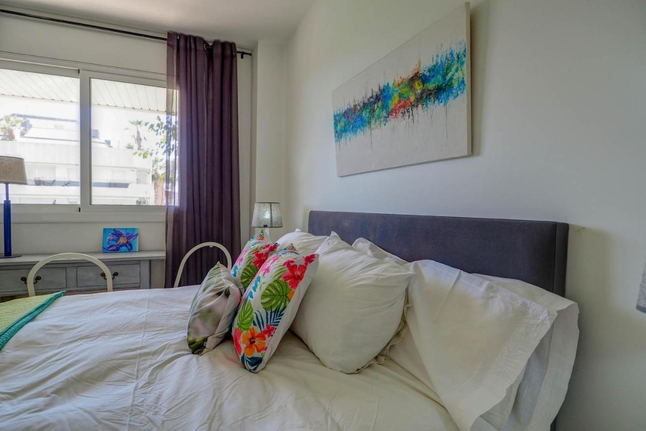 Mediterraneo Seaview Apartment By Hello Homes Sitges Bagian luar foto