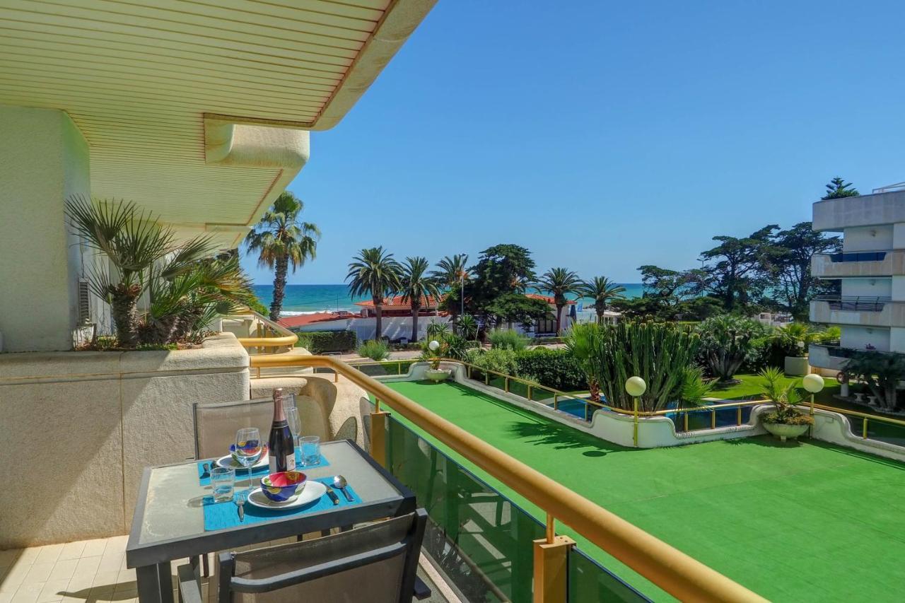 Mediterraneo Seaview Apartment By Hello Homes Sitges Bagian luar foto